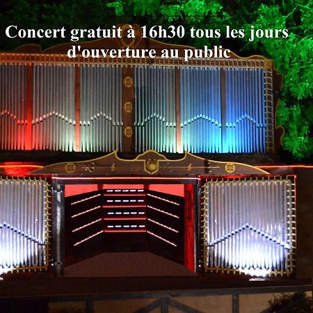 Chateau De Peufeilhoux Vallon-en-Sully Luaran gambar