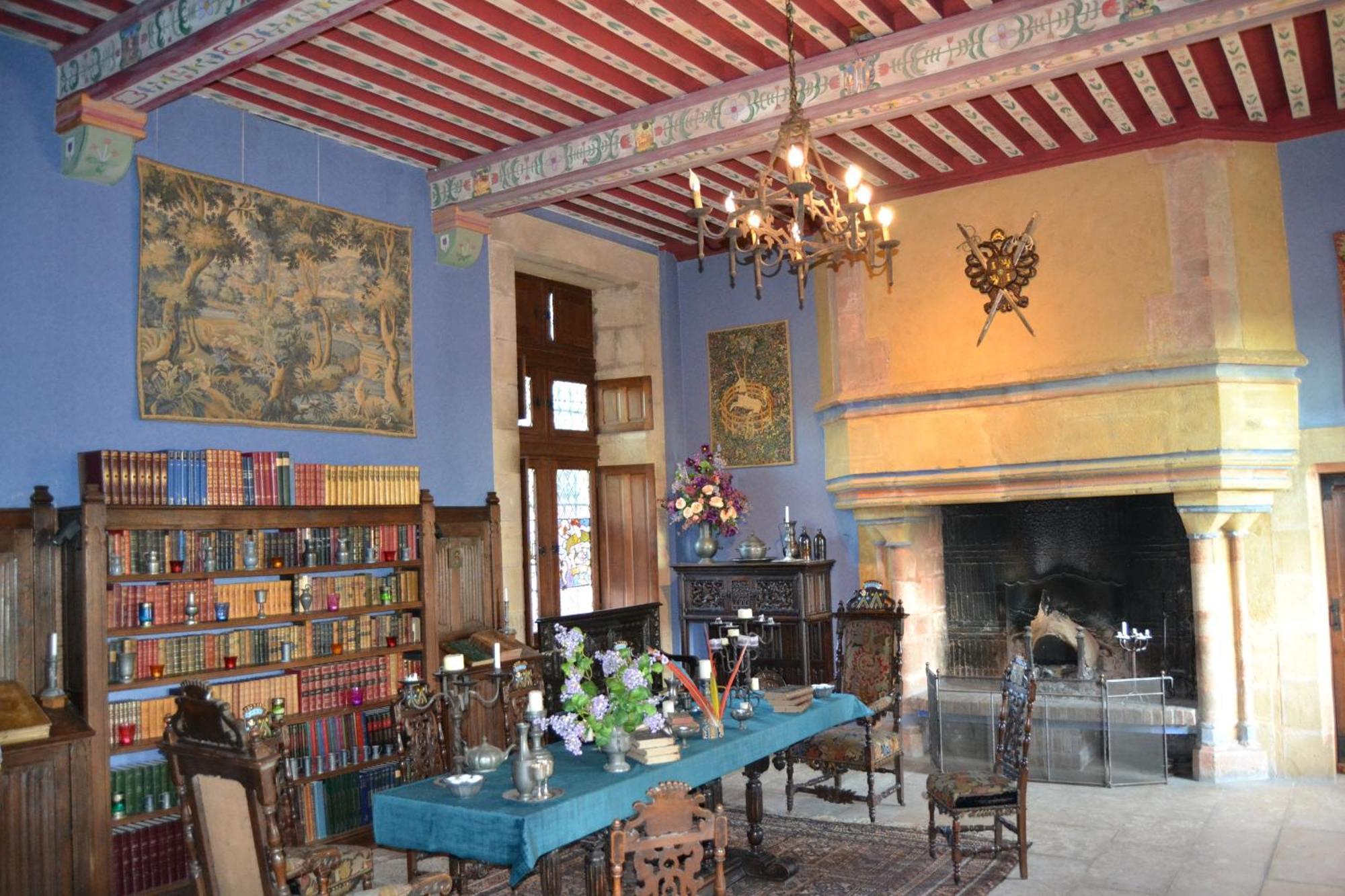 Chateau De Peufeilhoux Vallon-en-Sully Luaran gambar