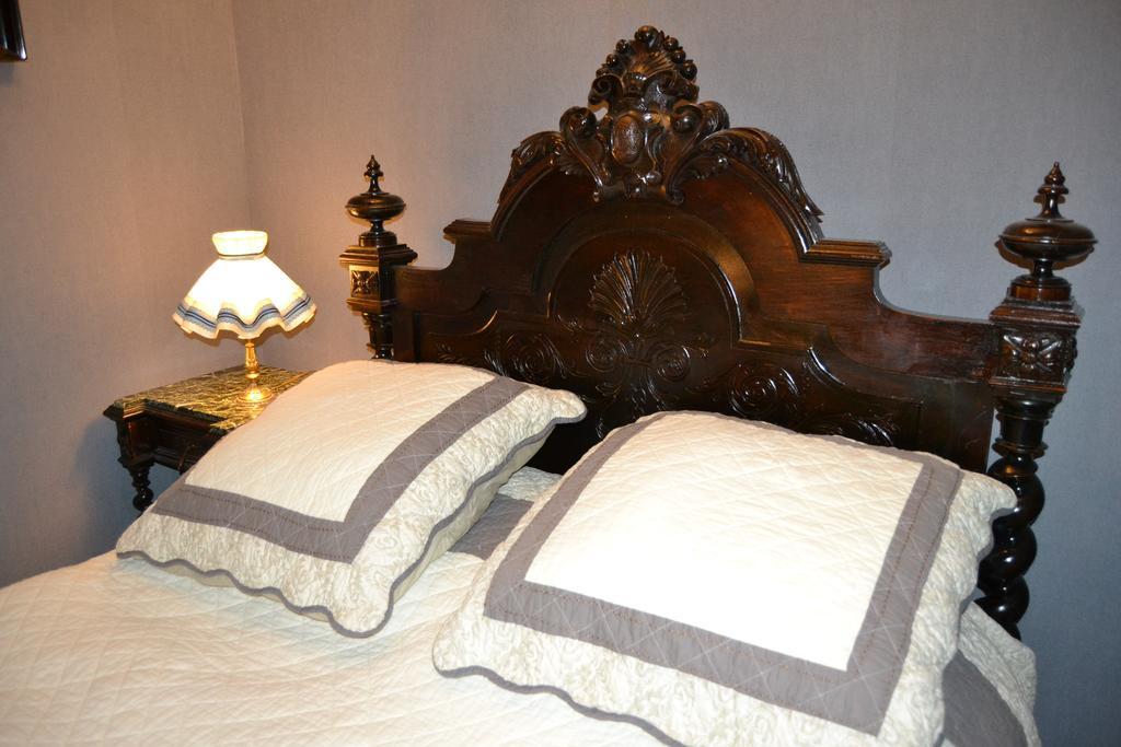 Chateau De Peufeilhoux Vallon-en-Sully Bilik gambar