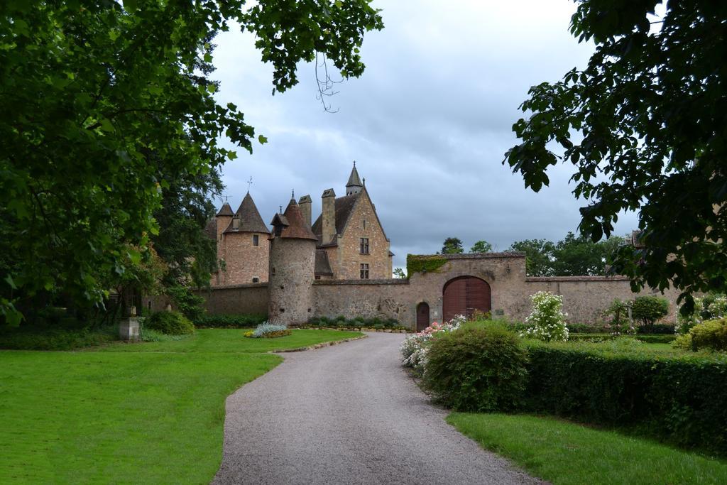 Chateau De Peufeilhoux Vallon-en-Sully Luaran gambar