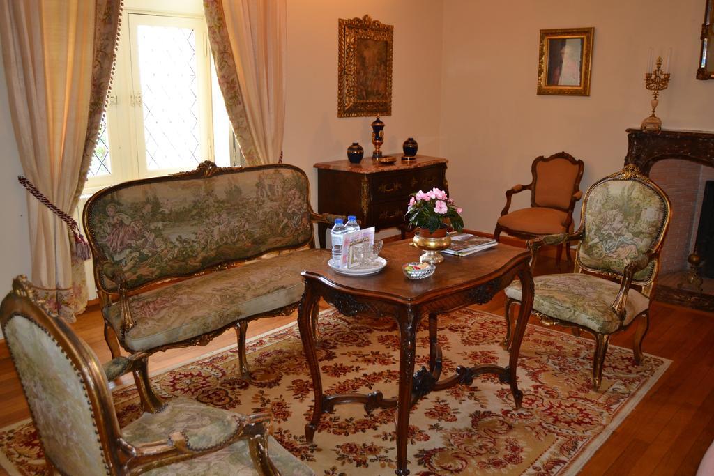 Chateau De Peufeilhoux Vallon-en-Sully Luaran gambar