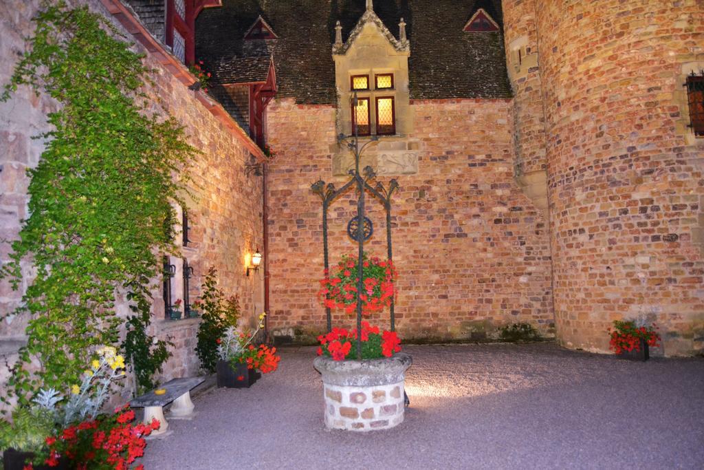 Chateau De Peufeilhoux Vallon-en-Sully Luaran gambar